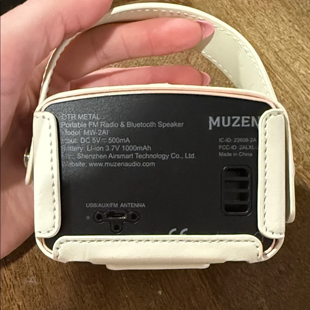 Muzen OTR Metal Bluetooth Speaker - Picture 3 of 11